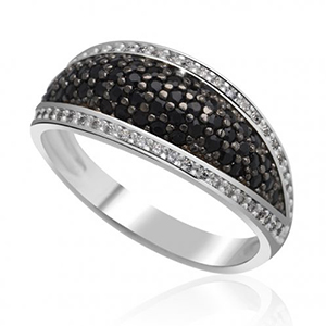 Prsten s černými diamanty